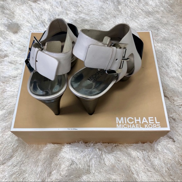 MICHAEL Michael Kors Carla Platform Sandals - Picture 2 of 8